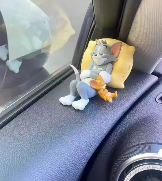 Tom & Jerry car figure