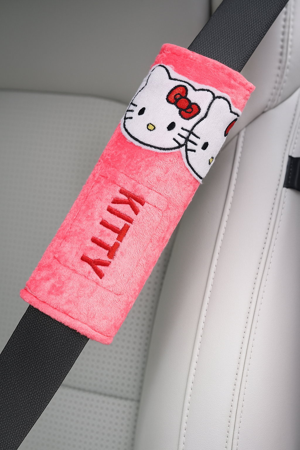 Two Kitty seat belt